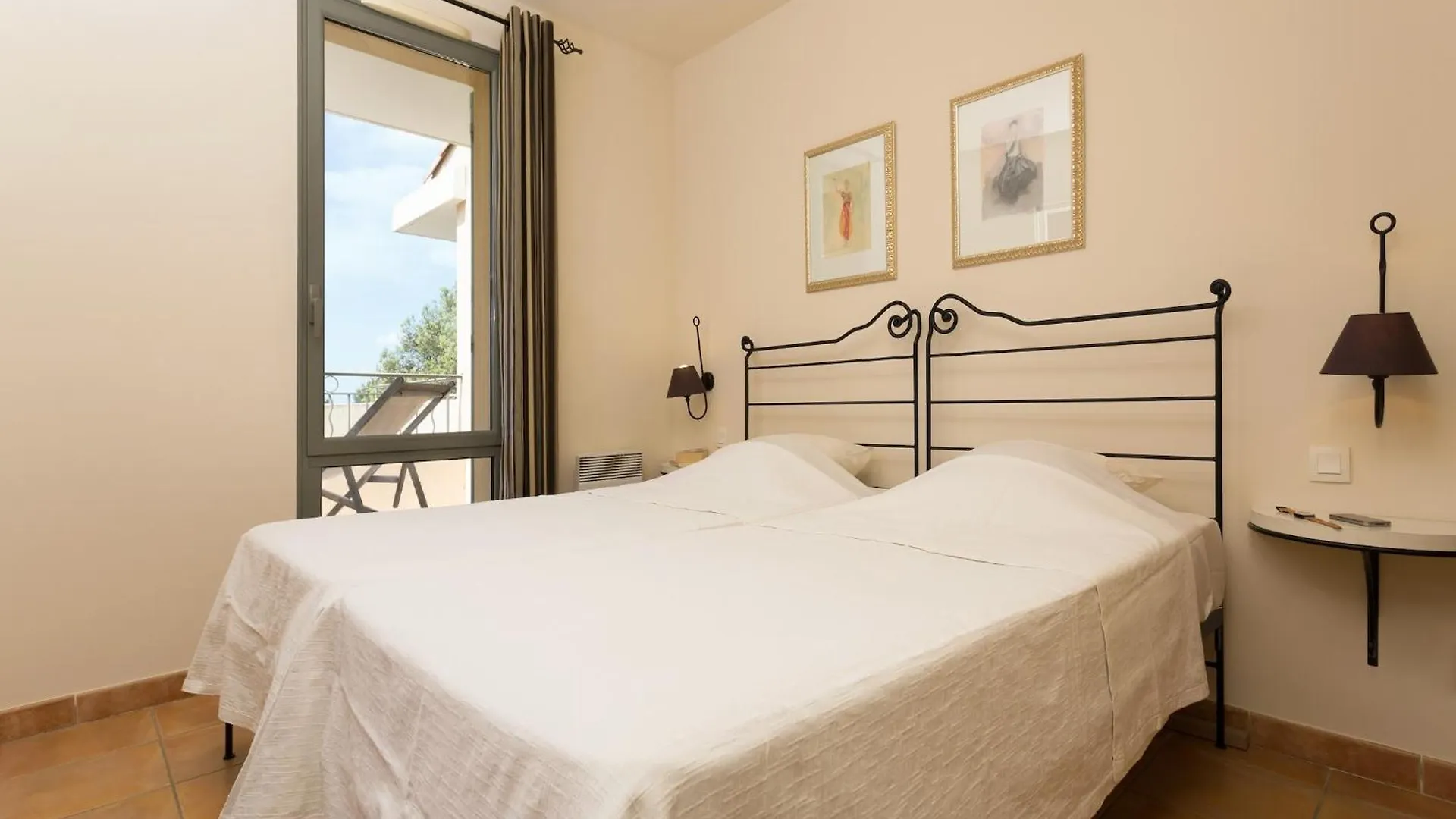 Charming Apartment With Dishwasher In Saumane De Vaucluse